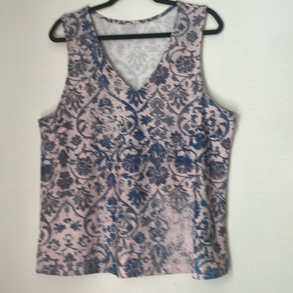 NWOT Summer Paisley Print Top by Temu